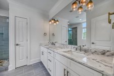 12masterbathroom.jpg